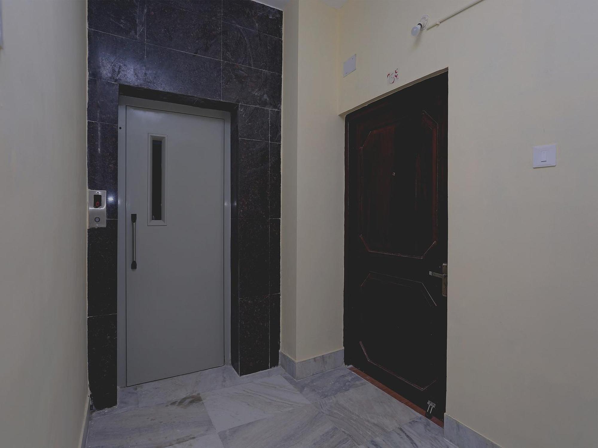 Oyo 17276 The Maple Tree Hotels Bhubaneswar Eksteriør billede