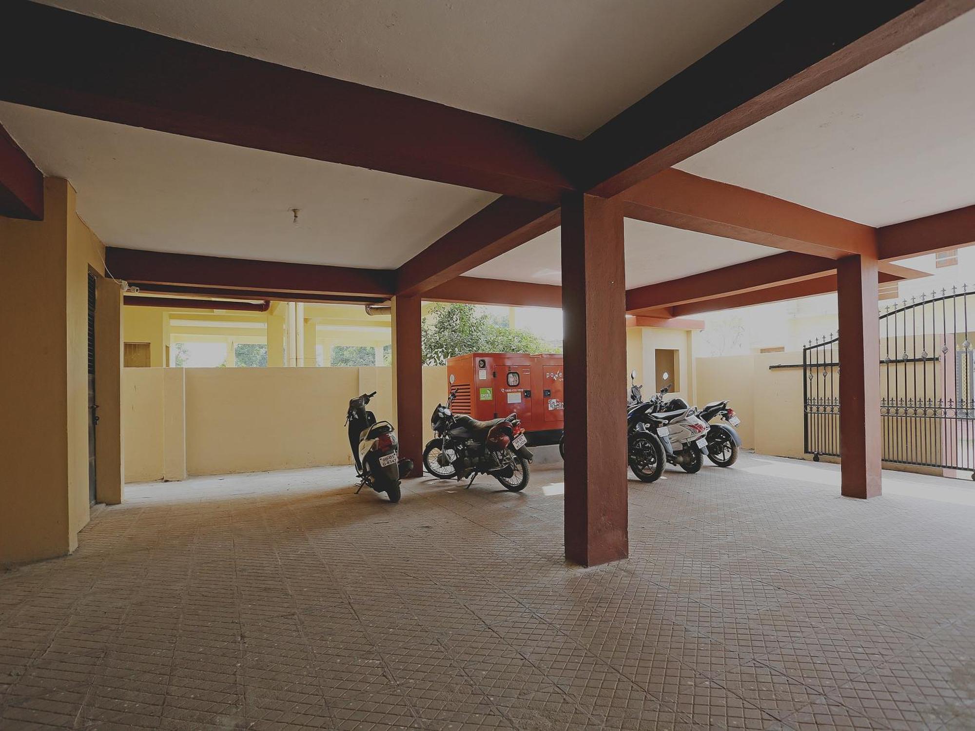 Oyo 17276 The Maple Tree Hotels Bhubaneswar Eksteriør billede