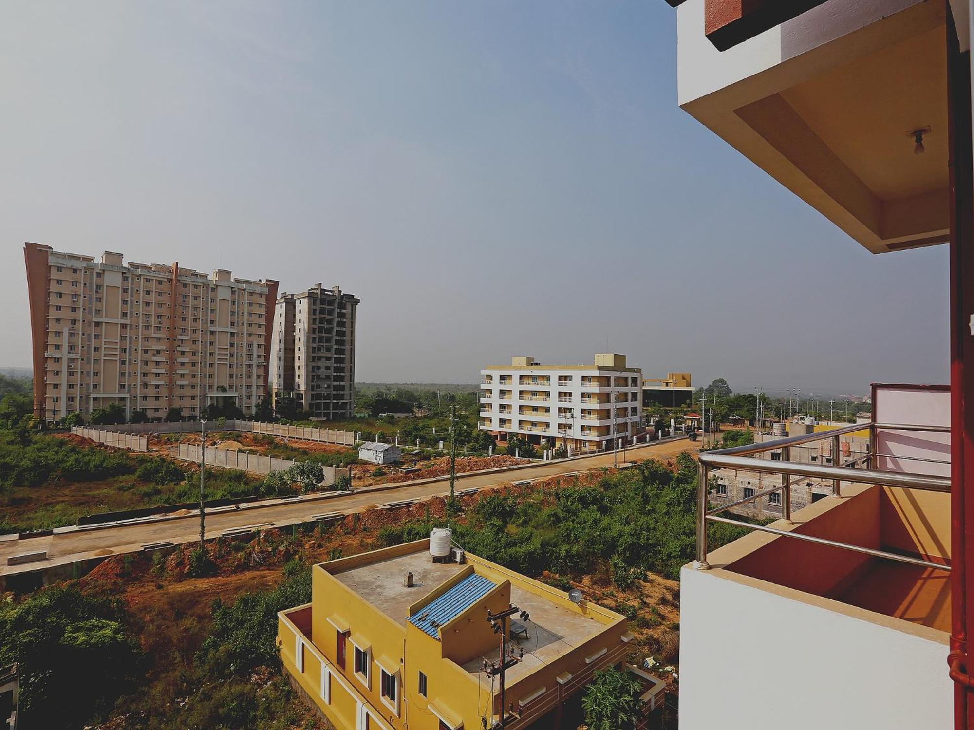 Oyo 17276 The Maple Tree Hotels Bhubaneswar Eksteriør billede